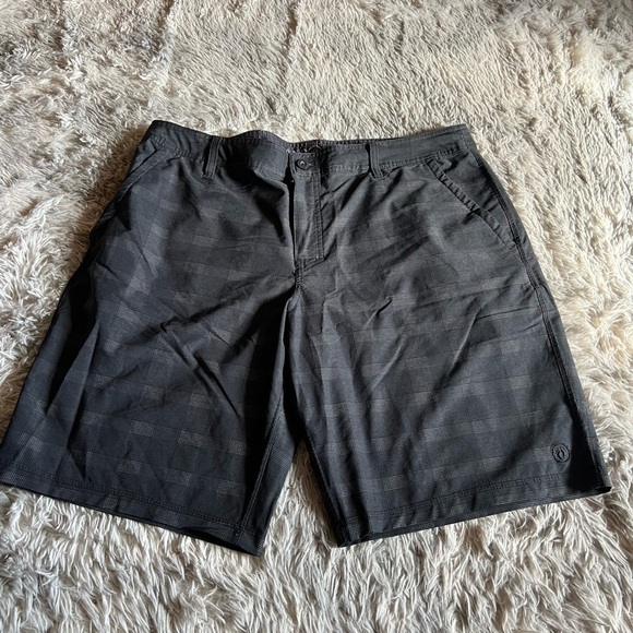 Hang ten grey mens shorts - Picture 1 of 3
